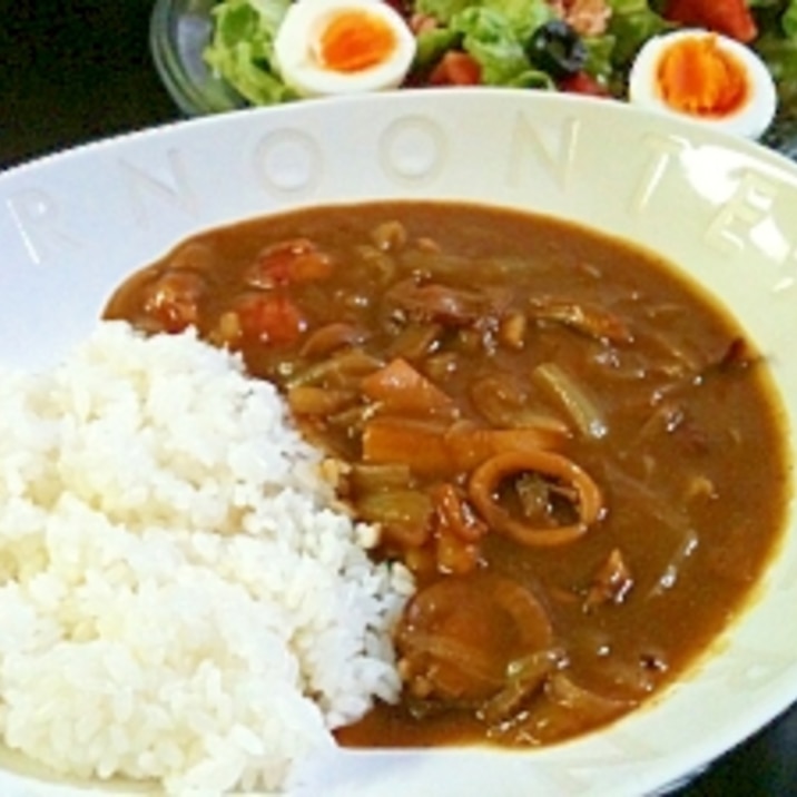 魚介たっぷりな本格的シーフードカレー